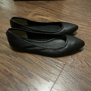 Gorgeous Frye Regina Ballet Flats. Never worn  100% authentic.
